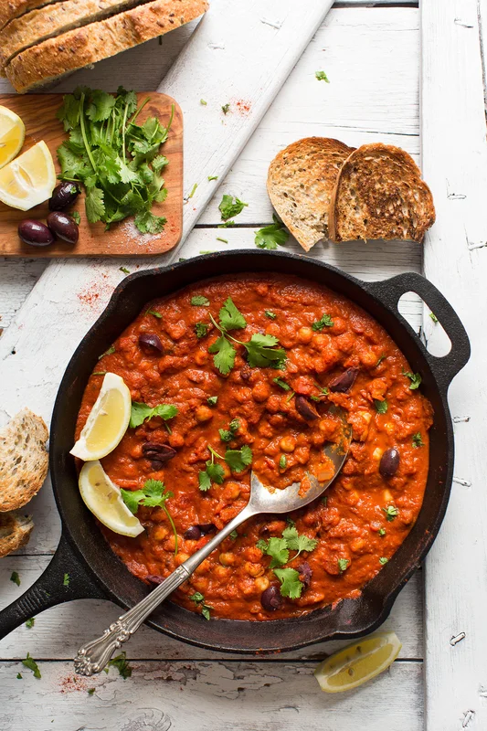 Spicy Chickpea Shakshuka - Vegetarian recipe